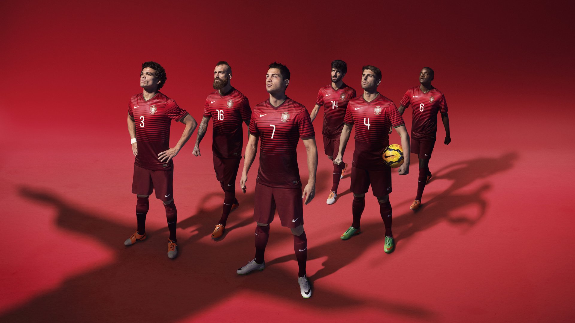 比利亚雷亚尔边路配合流畅，主帅称满意团队默契，比利亚雷亚尔b队