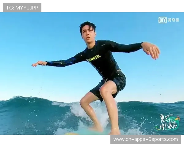 冲浪少年骑浪如飞天信使 冲浪少年骑浪如飞天信使