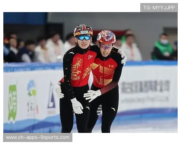 世界短道速滑线上讲座：中国教练分享赛场策略与心理调整，中国短道速滑教练团队